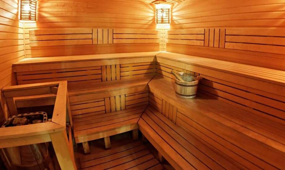 Sauna i basen w hotelu: Kompleksowy relaks dla gości