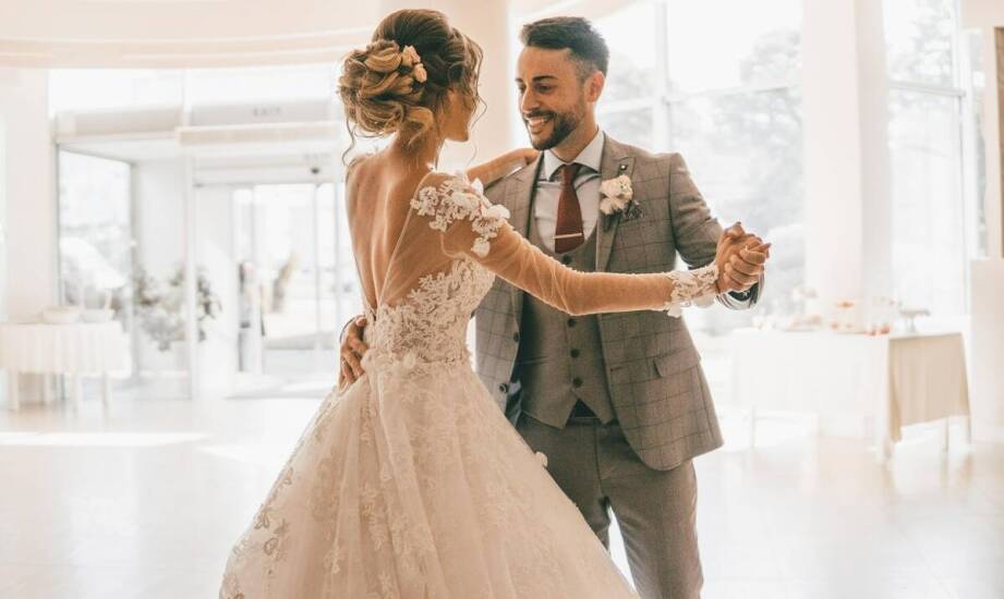 Jakie elementy wpływają na jakość ślubnych zdjęć w plenerze?