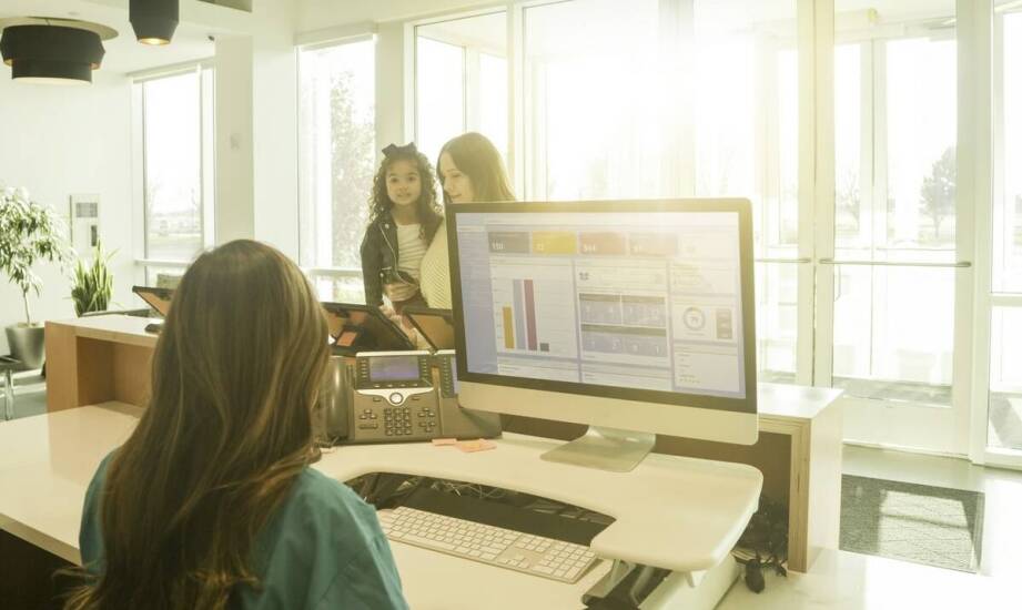 Jak Adonis ułatwia tworzenie i zarządzanie architekturą procesów w przedsiębiorstwie?