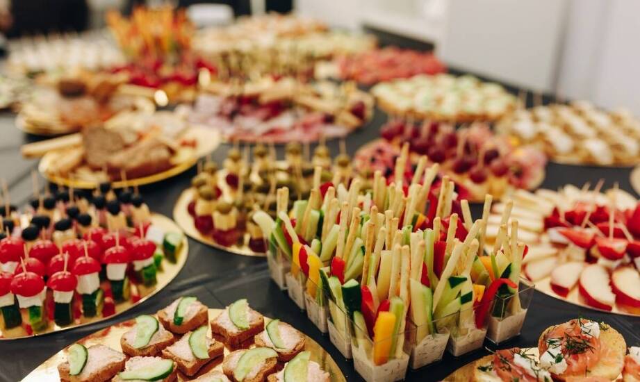 Catering w Jaworznie dla firm – jak wyróżnić się na tle konkurencji?