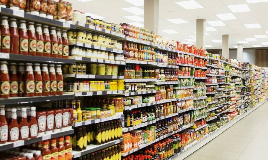 Jak osuszanie powietrza wpływa na trwałość chłodniczych produktów w supermarketach?