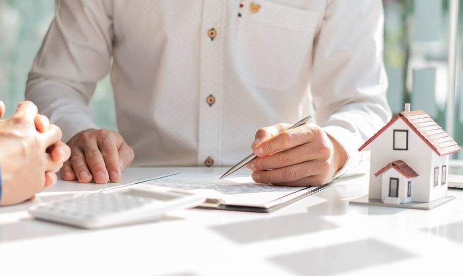 Jak firma skupująca nieruchomości rozwiązuje problemy z służebnością?