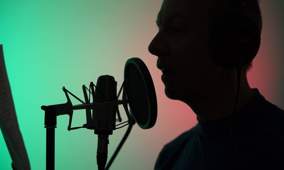 Rola emocji i intonacji w głosach filmowych lektorów