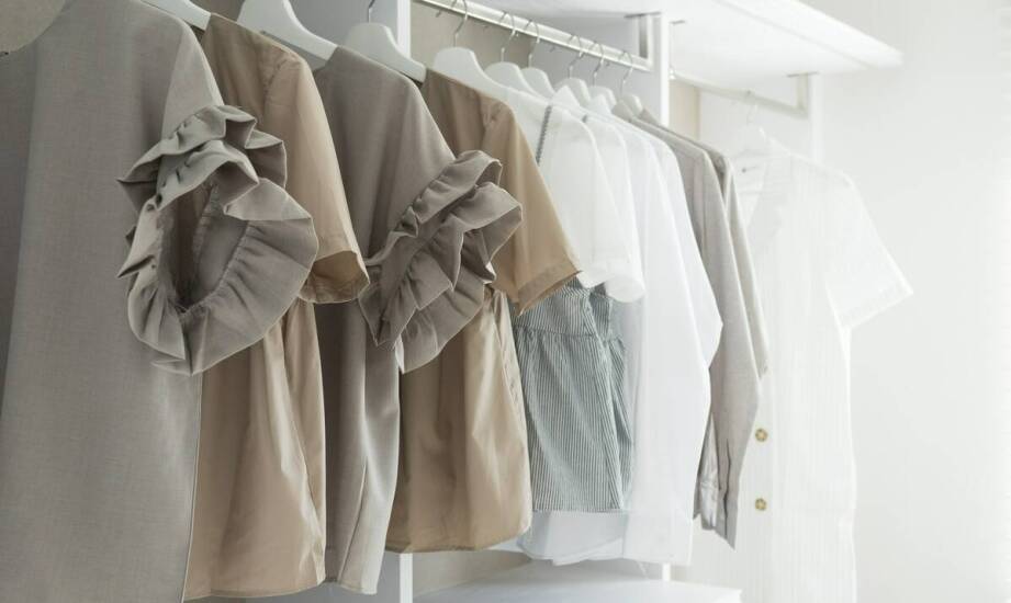 Praktyczny poradnik: jak wybrać idealną bluzkę do pracy?