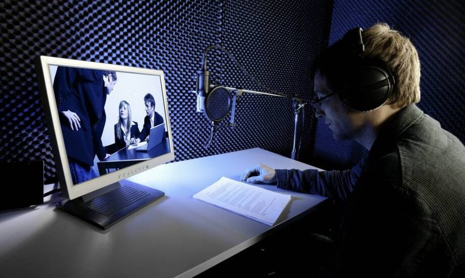 Jakie są kluczowe elementy wyboru lektora do nagrania radiowej reklamy?