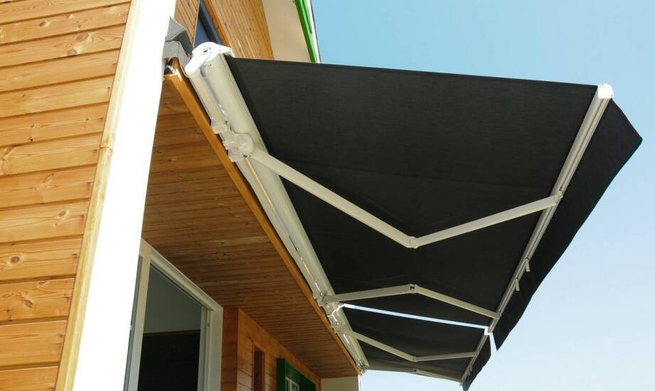 Systemy sterowania markizami – ręczne czy elektryczne, co wybrać?