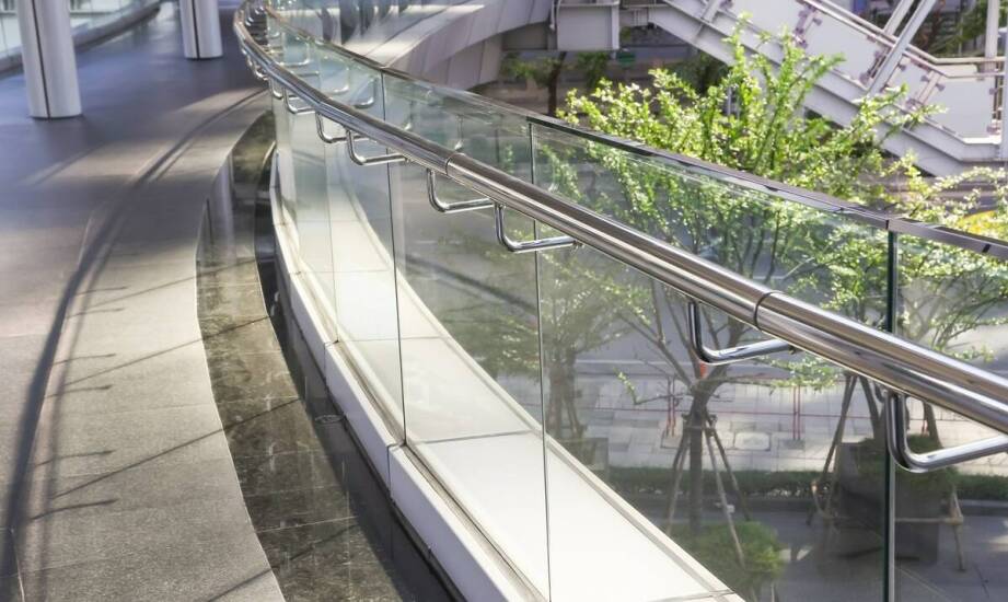 Podjazdy dla niepełnosprawnych jako element nowoczesnej miejskiej infrastruktury