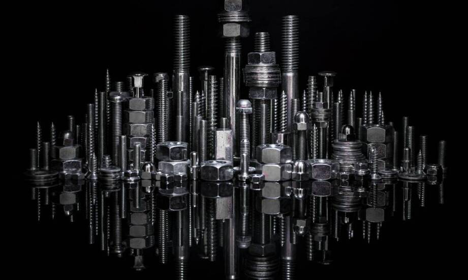 Drobnozwojne nakrętki a ich rola w systemach napędowych