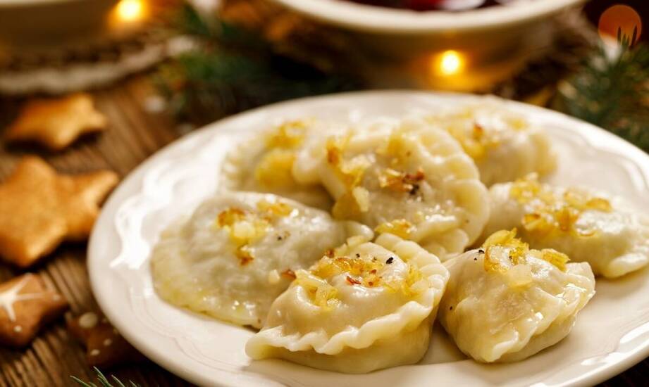 Odkryj uroki lokalnej kuchni podczas pobytu w Zajączkowie.