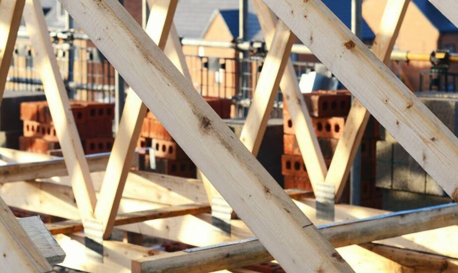 Znaczenie prefabrykowanych dachowych wiązarów w redukcji kosztów budowy