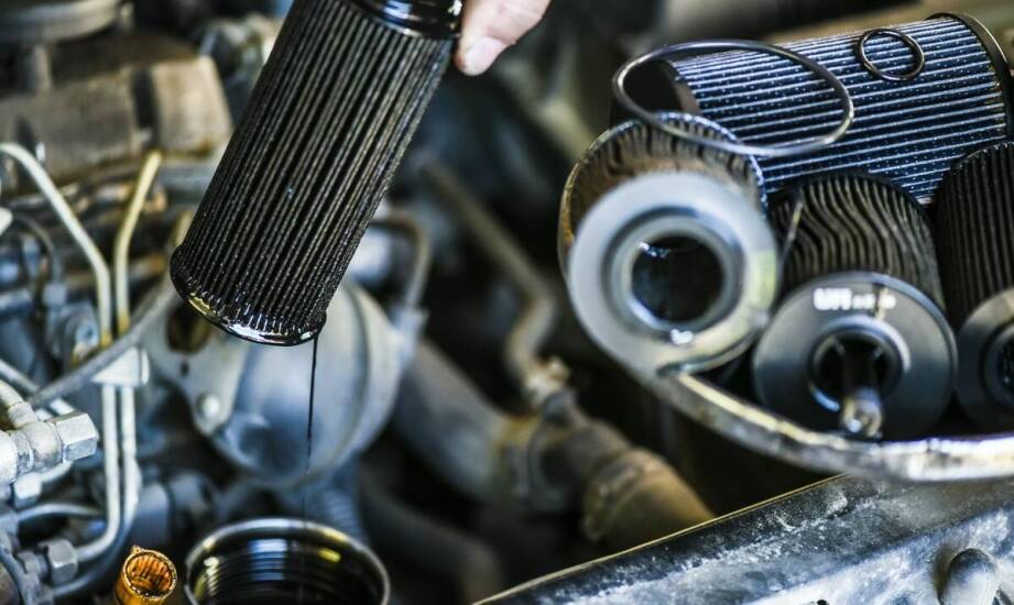 Jakie są korzyści z regularnej wymiany eksploatacyjnych płynów w silnikach Diesla?