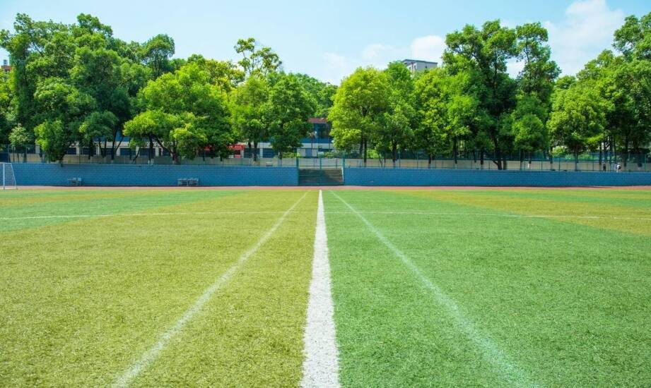 Wpływ jakości nawierzchni bieżni na bezpieczeństwo dla biegaczy