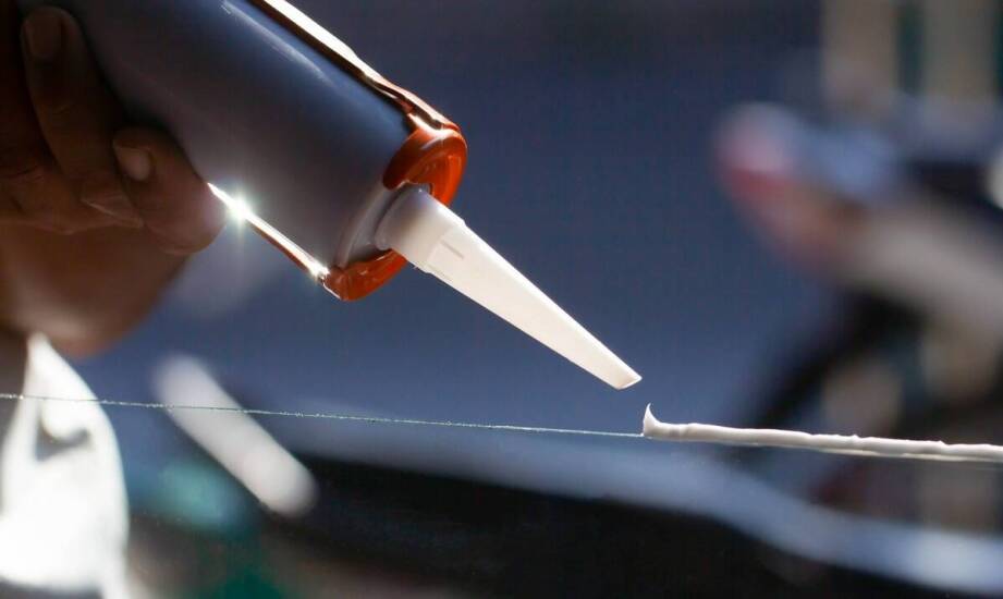 Jak budowlany wyciskacz do mas wpływa na jakość wykonania prac budowlanych?