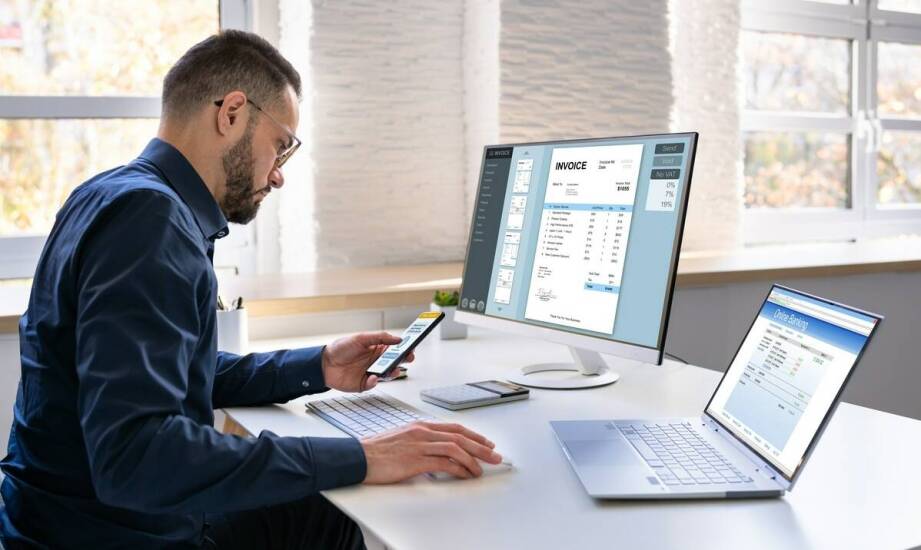 Kompleksowa obsługa kadrowo-płacowa dla przedsiębiorstw – co obejmuje?