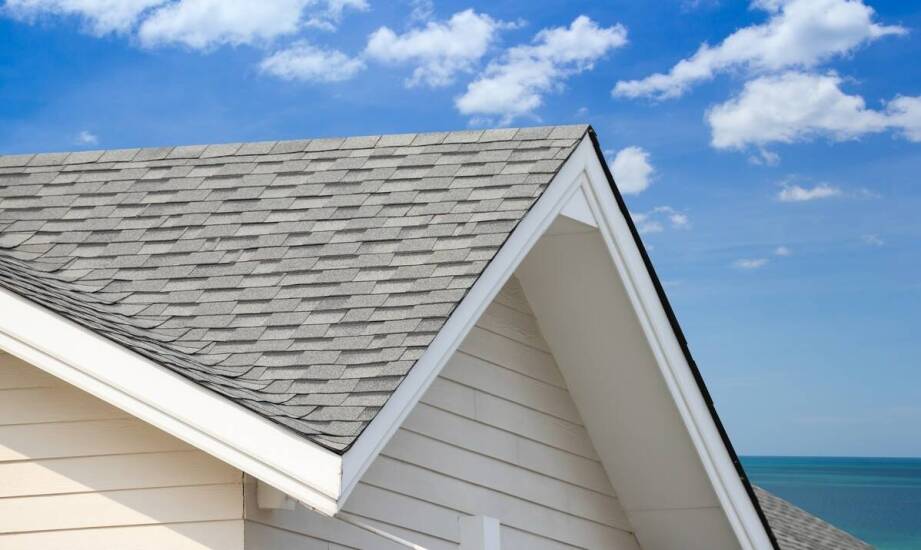 Kiedy zdecydować się na wymianę dachowego pokrycia?