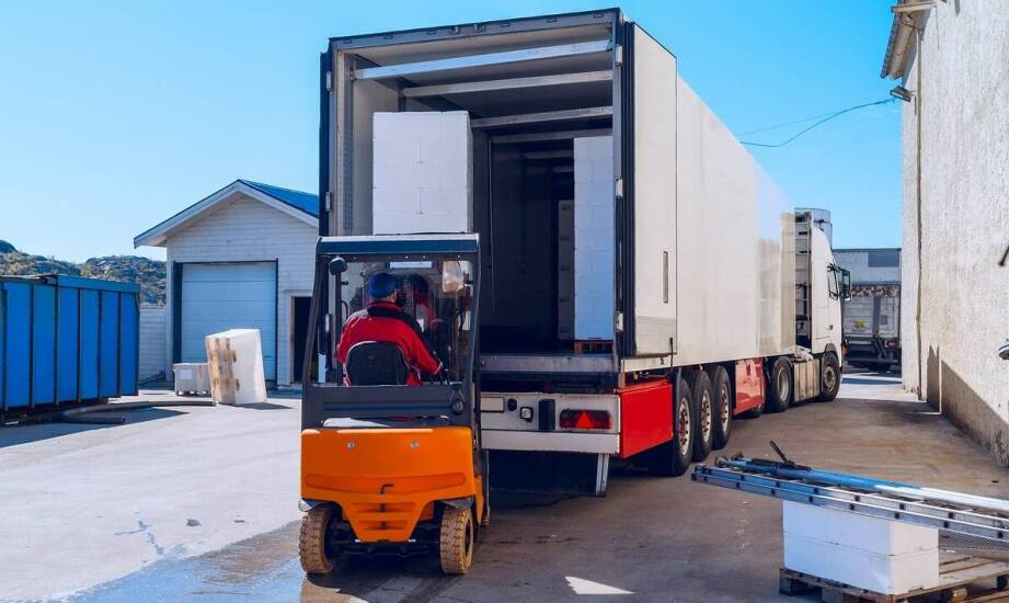 Tania bagażówka a transport AGD sprzętu – kluczowe aspekty wyboru