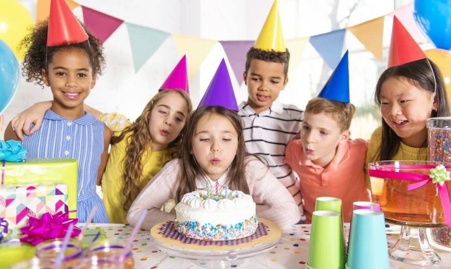 Znaczenie odpowiedniego oświetlenia na urodzinowych imprezach dla dzieci