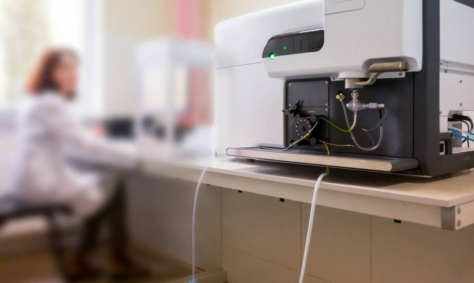 Spektrometr XRF a precyzja pomiarów w analizach chemicznych