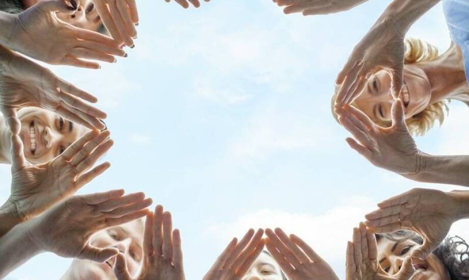 Międzynarodowe obozy a rozwój interpersonalnych umiejętności uczestników