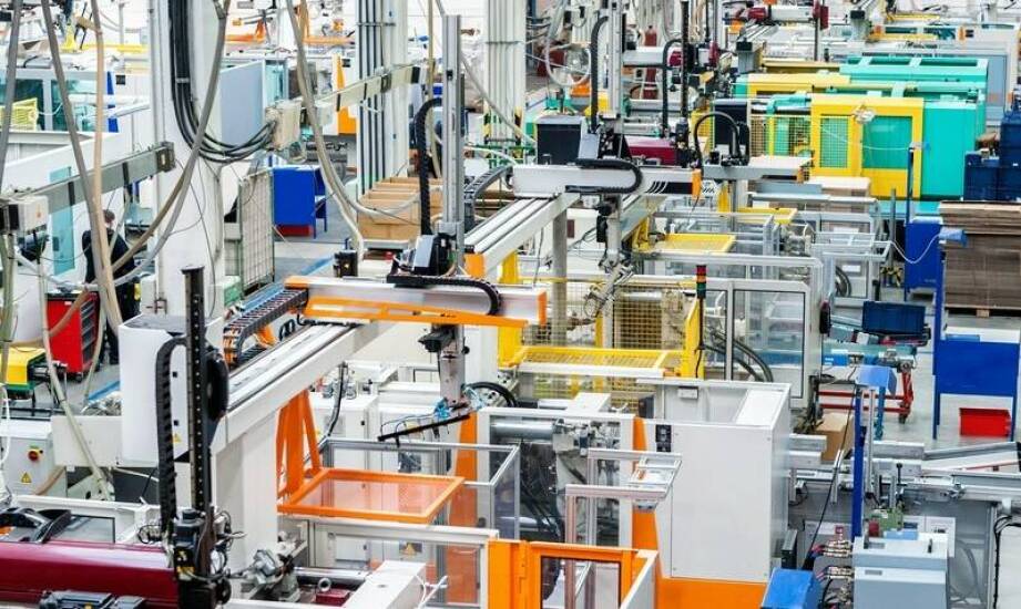 Zastosowanie manipulatorów z gotową instalacją do automatyzacji procesów produkcyjnych