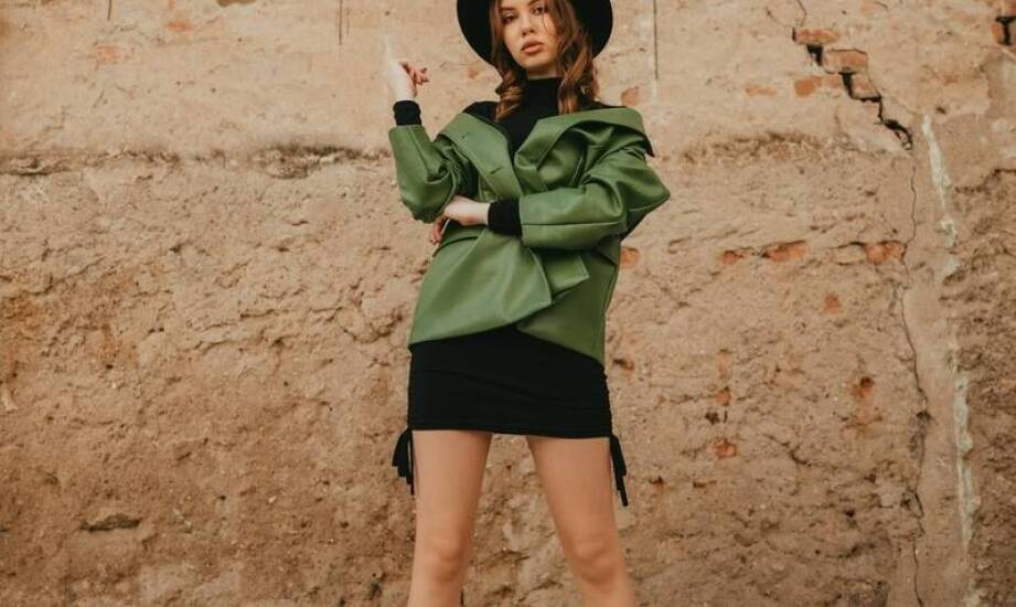 Elegancja a pończochy – jak je nosić, by wyglądać zjawiskowo?