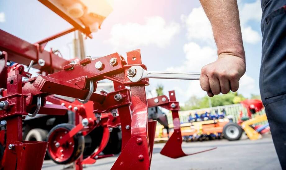 Prowadnice do silników i ich rola w optymalizacji pracy rolniczych maszyn