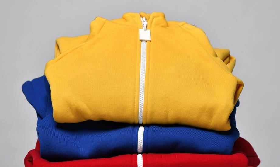 Jakie są najczęstsze błędy przy zamawianiu bluz z nadrukiem własnym?