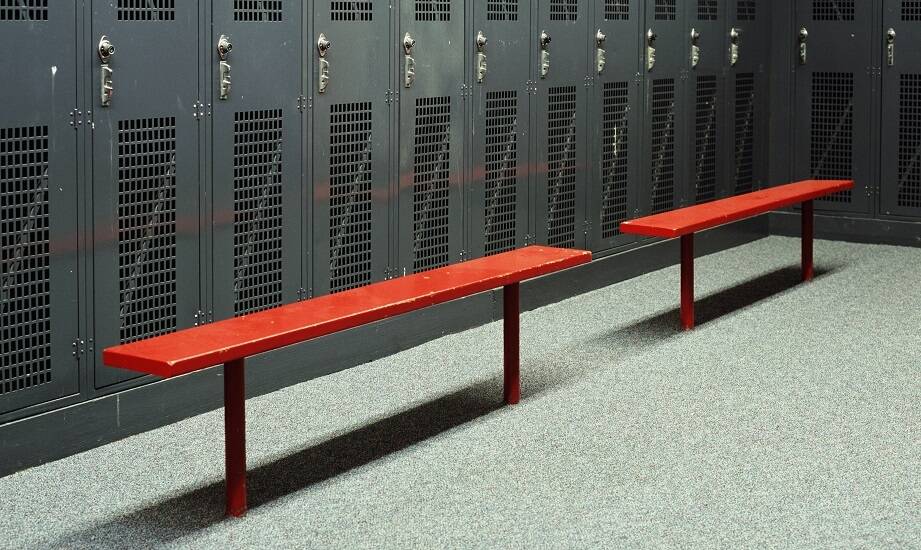 Jak dopasować szatniową ławkę do potrzeb różnorodnych przestrzeni?