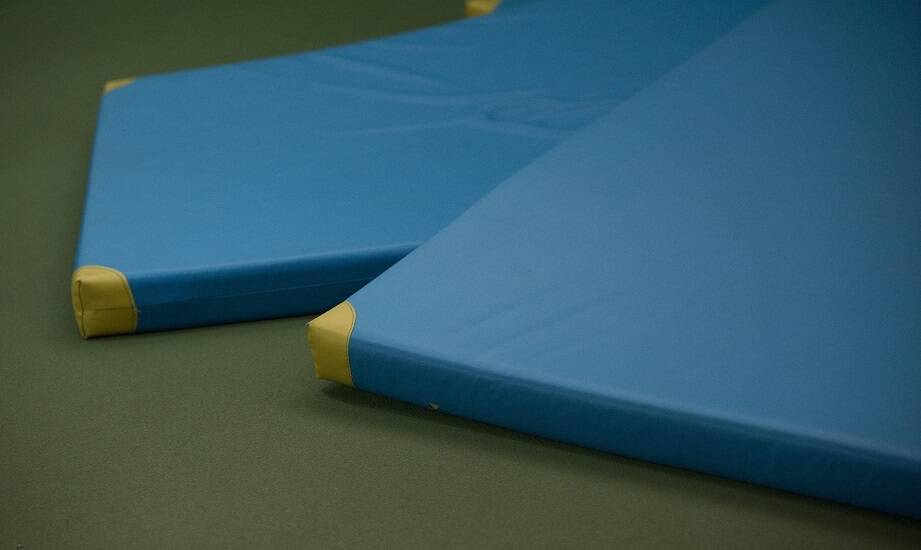 Jakie są różnice między gimnastycznymi materacami dla amatorów a profesjonalistów?