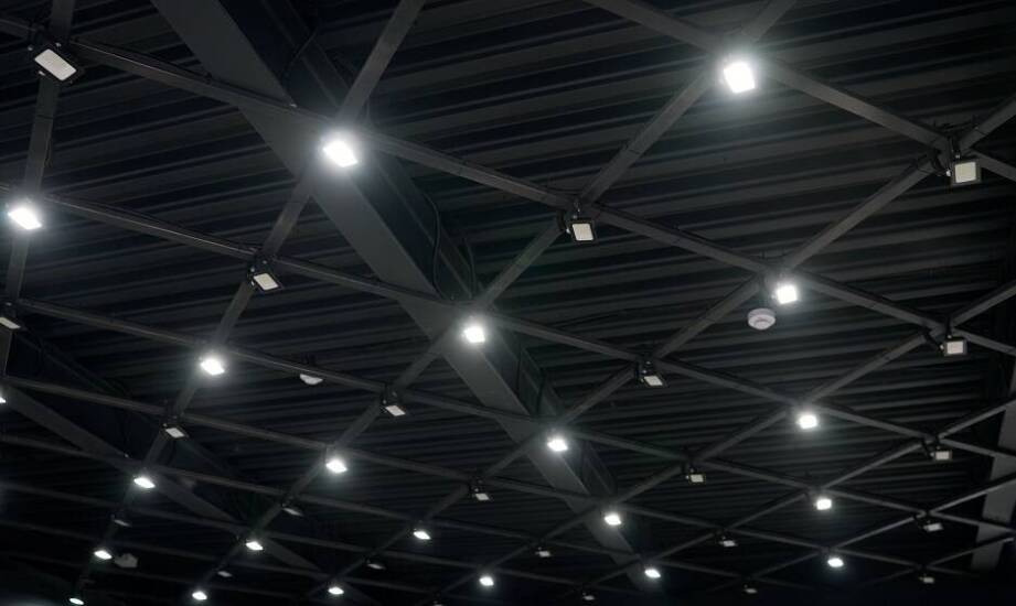 Znaczenie pomiarów oświetlenia w sportowych i rekreacyjnych obiektach