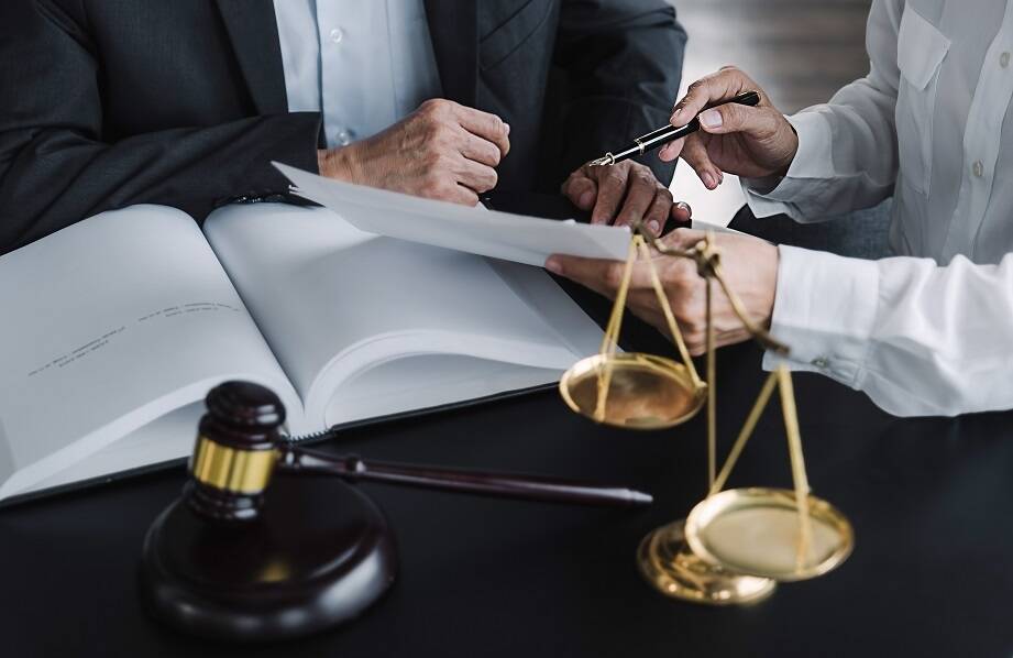 Jak prawnicza kancelaria wspiera klientów w procesie ubiegania się o odszkodowania?