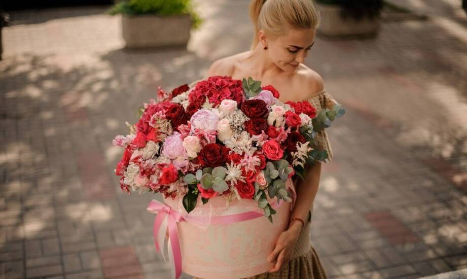 Jakie kwiaty najlepiej sprawdzają się w boxach flower?