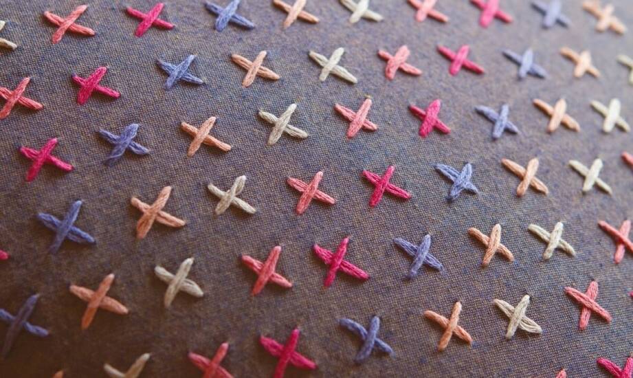 Jak wzdłużne i poprzeczne cięcie wpływa na jakość produktów z filcu?