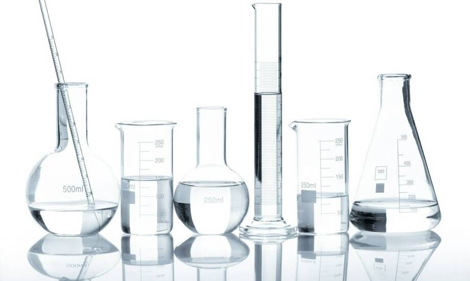 Znaczenie laboratoryjnego szkła w codziennych analizach chemicznych