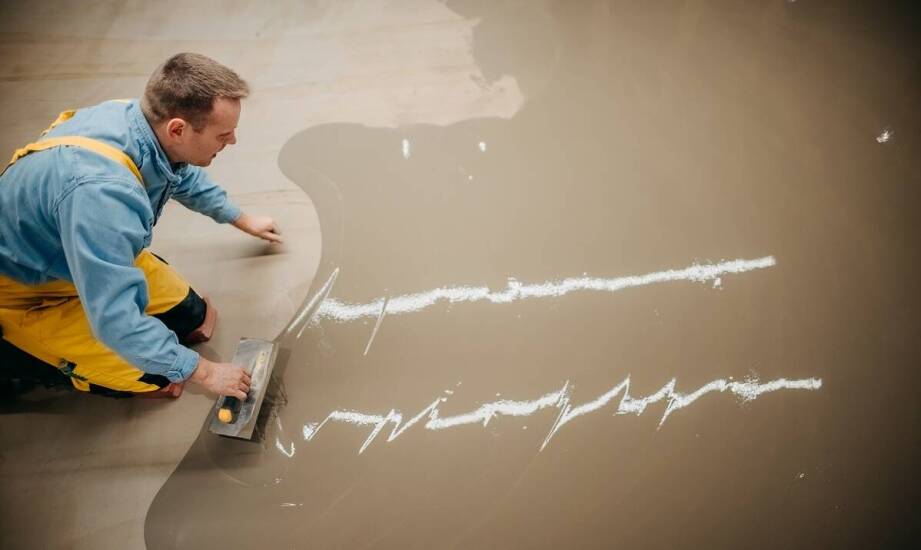 Osuszanie podposadzkowej strefy – kluczowe aspekty i techniki