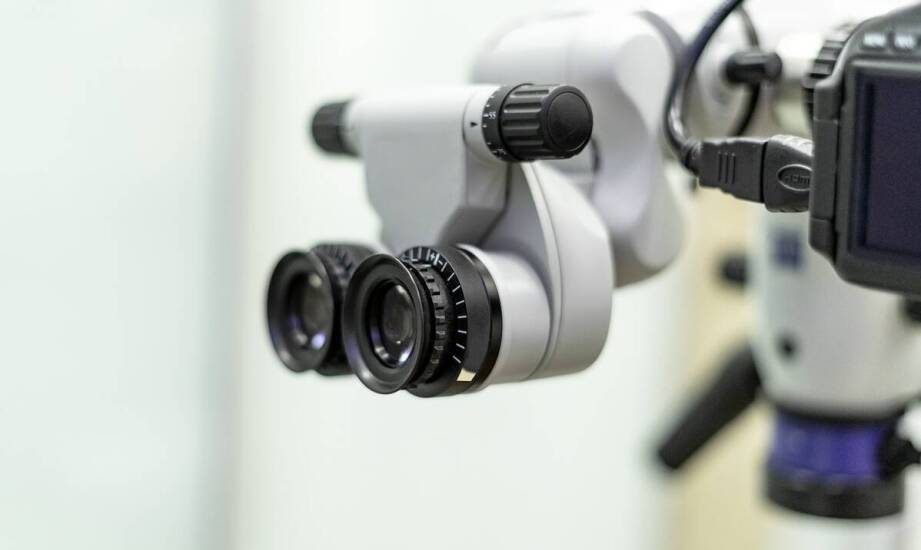 Czy mikroskopowa endodoncja jest bardziej skuteczna niż inne metody leczenia?