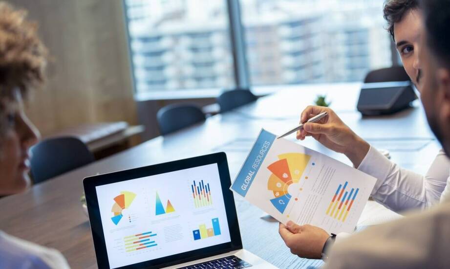 Jak pełna księgowość przyczynia się do lepszego zarządzania finansową płynnością?