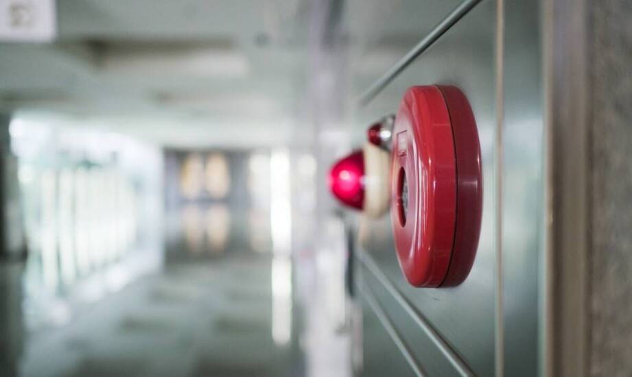 Jakie są najnowsze standardy w dziedzinie pożarowej sygnalizacji?