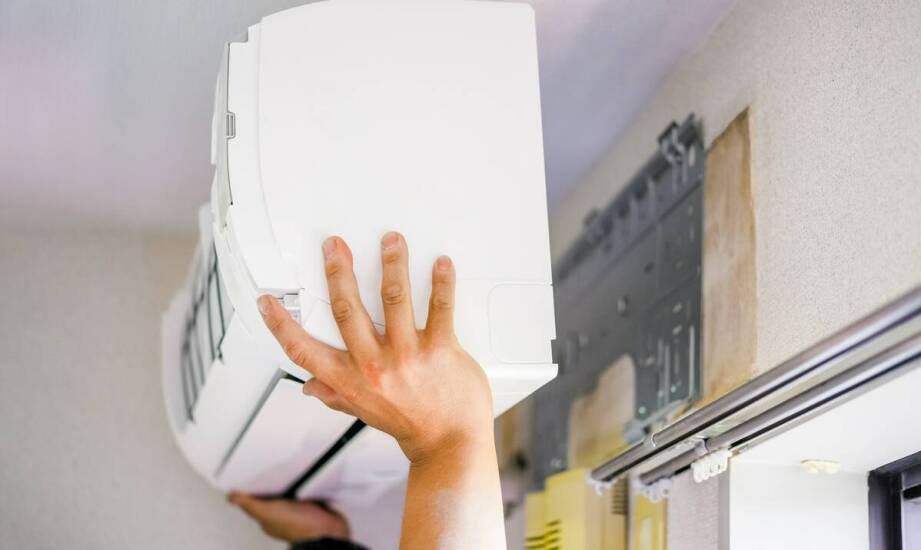 Jakie są kluczowe etapy montażu klimatyzatorów w domach jednorodzinnych?