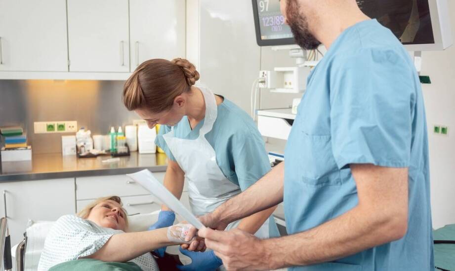 Jak przygotować pacjenta do medycznego transportu z Anglii?