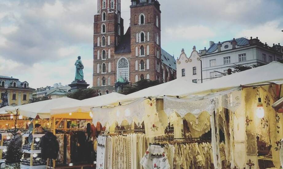 Jakie są najważniejsze czynniki wpływające na wybór lokalizacji nieruchomości w Krakowie?