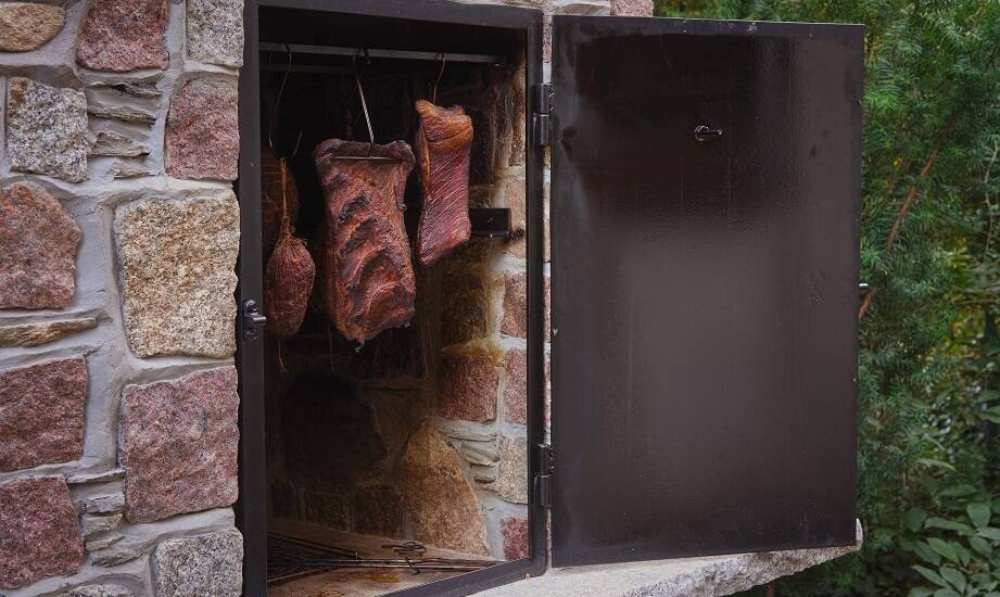 Przewodnik po wyborze najlepszych akcesoriów do wędzenia dla amatorów i dla profesjonalistów