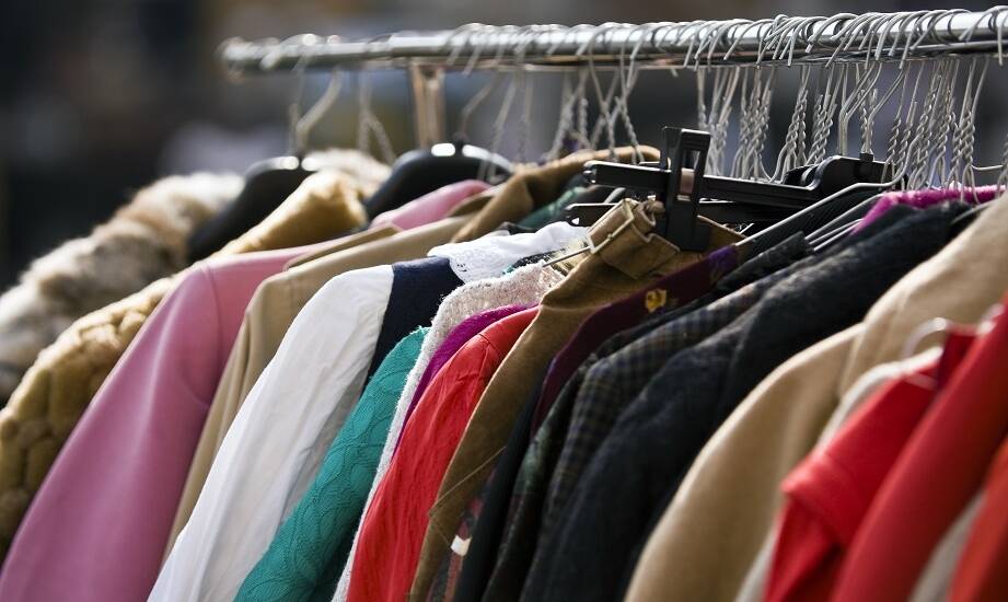 Wybór casualowych ubrań w sklepie online z używaną odzieżą – co warto wiedzieć?