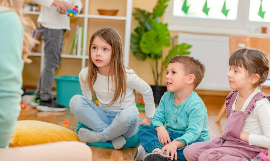 Jakie są korzyści z uczestnictwa dziecka w zajęciach grupowych w niepublicznym żłobku w Bełchatowie?