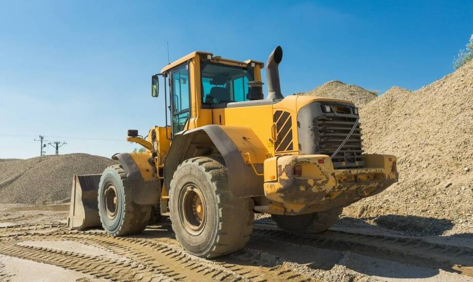 Jakie są koszty związane z leasingiem budowlanej wywrotki?