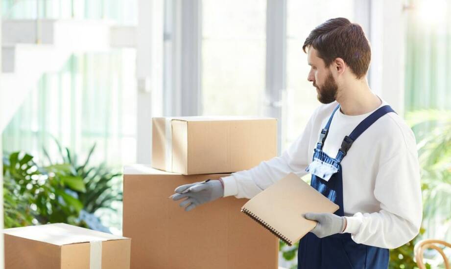 Profesjonalne pakowanie mienia – jak zabezpieczyć delikatne przedmioty?
