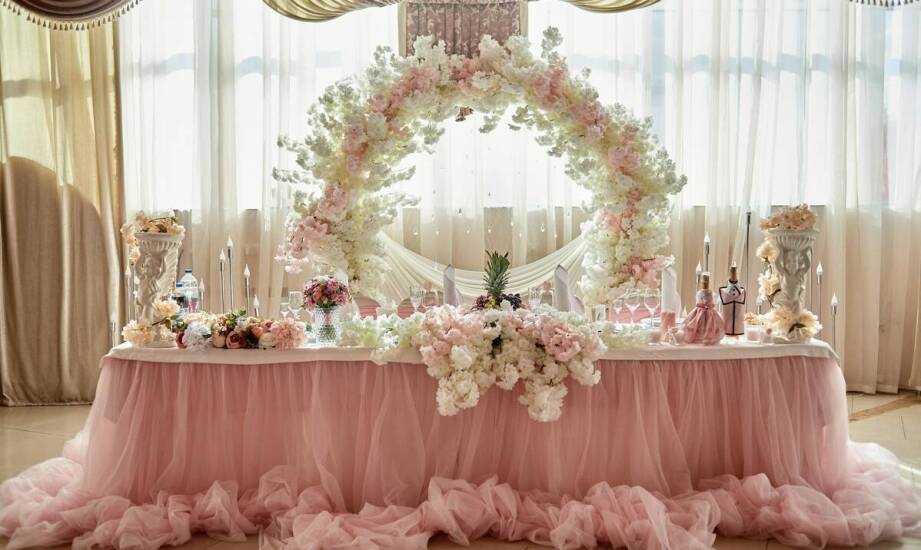 Wesela w Opalenicy: Dekoracyjne trendy na nadchodzący sezon