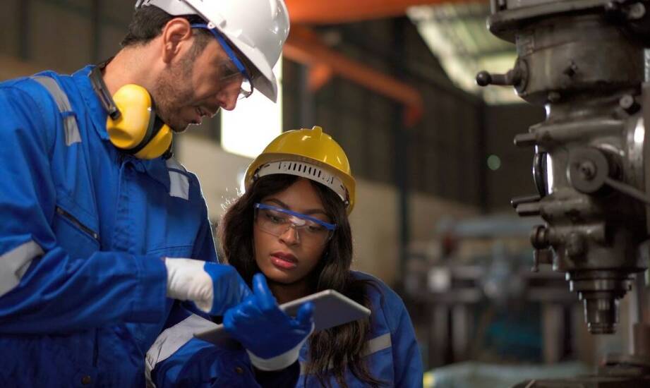 Jakie znaczenie mają szkolenia dla pracowników w efektywności linii produkcyjnej?