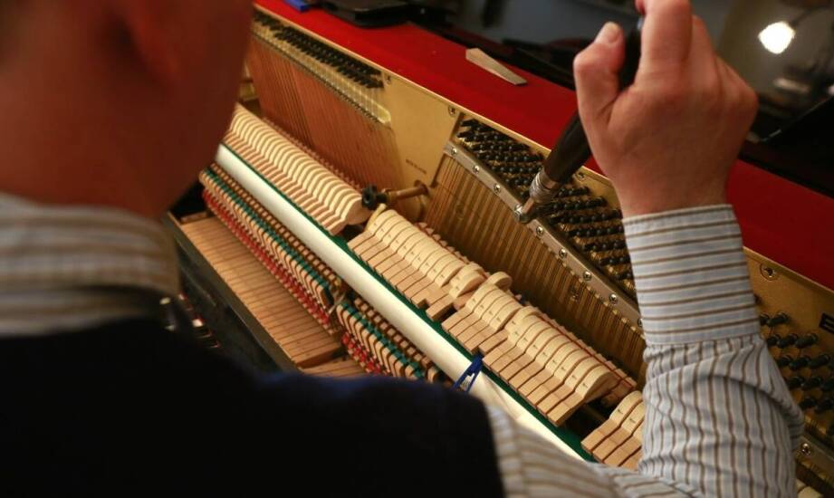 Wpływ doświadczenia pracowników na jakość usługi w wnoszeniu pianin