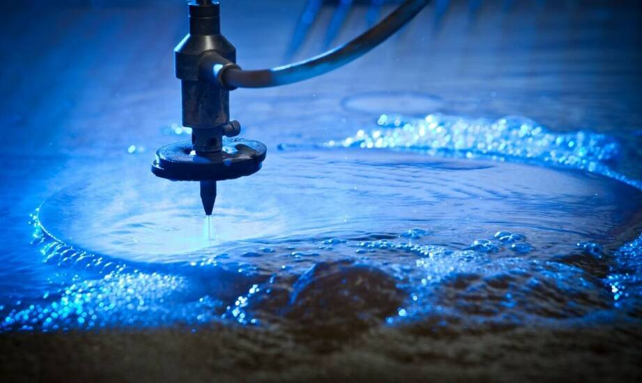 Jak technologia CNC wpływa na jakość wycinania plexi na wymiarze?